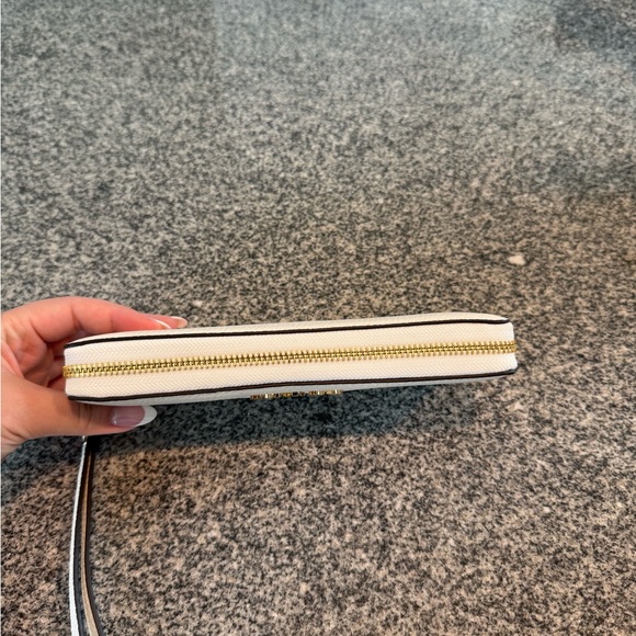 Michael Kors White Wallet with Gold Accents - Picture 2 of 3